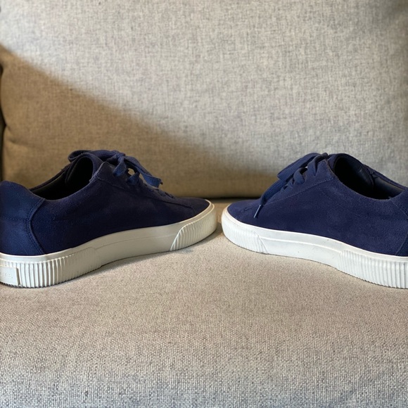 Vince men’s blue suede sneakers - Picture 6 of 6
